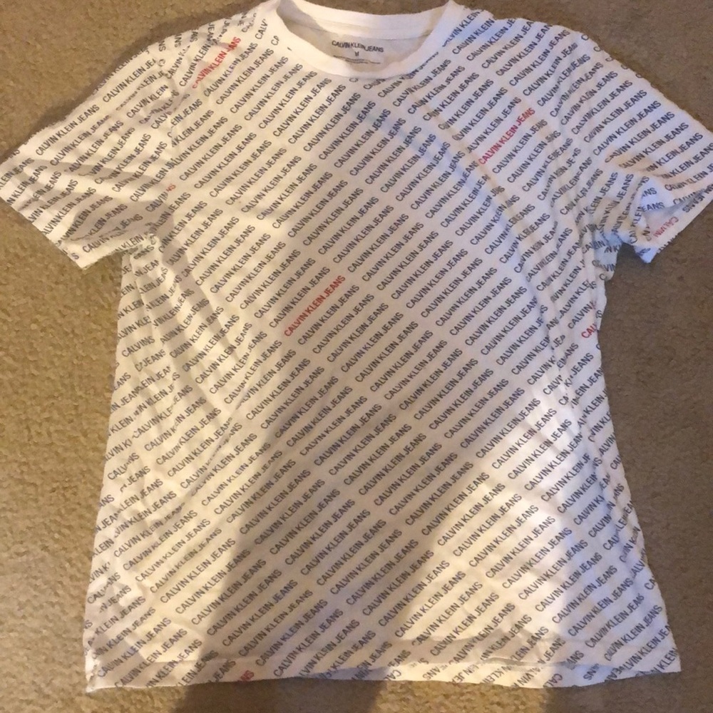 Medium Calvin Klein shirt